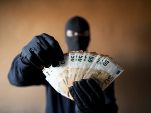 Robbing Dating App Users