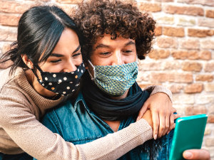 US Government and Dating Apps Partner to Encourage Vaccinations